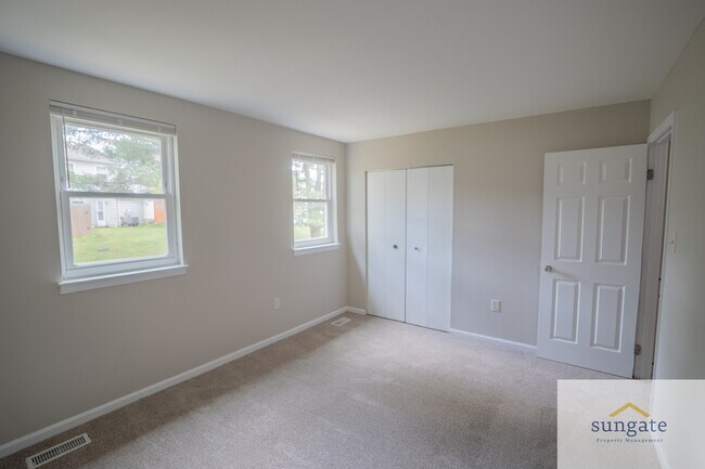 Building Photo - 6449 Union Ct