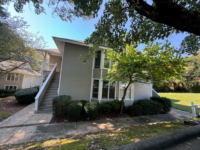 Building Photo - 2BR/2BA Condo in W. Raleigh