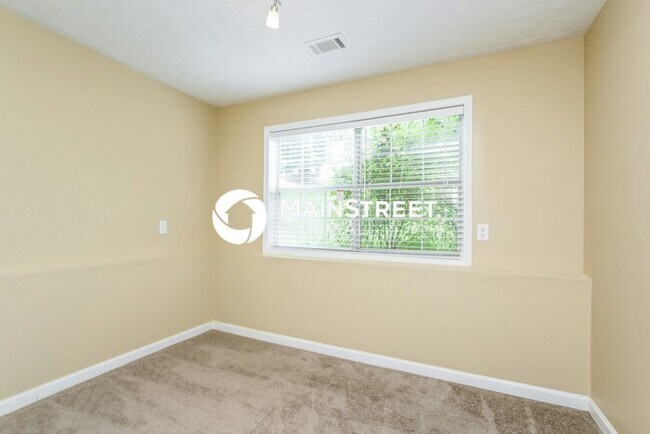 Building Photo - 3 Bedroom Pet-Friendly Home in Sugar Hill, GA with Main Street Renewal