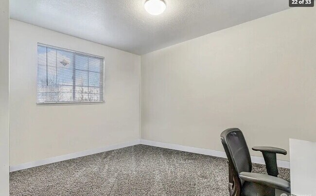Building Photo - 1423 85th Dr NE