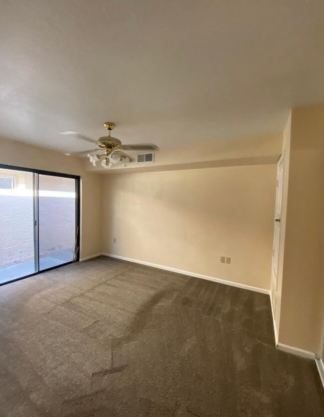 Building Photo - 721 N Mallard St