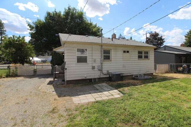 Building Photo - 6112 N Driscoll Blvd