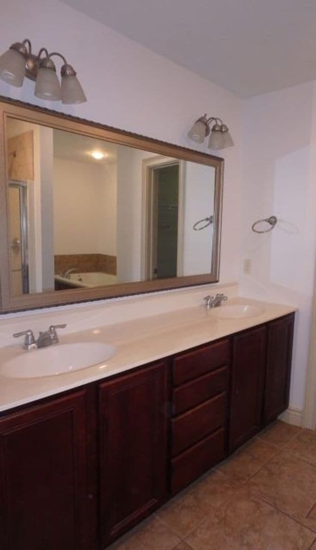 Building Photo - Great 3 Bed 2 Bath House in Mill Creek Manor!