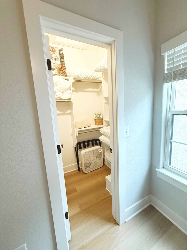 Building Photo - 1530 W Cato Springs Rd