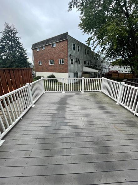 Building Photo - 2207 Delmar Dr