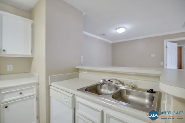 Building Photo - Charming Top-Floor Villa in The Reserve at...