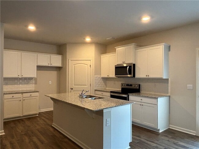 Building Photo - 472 Stoneybrook Dr