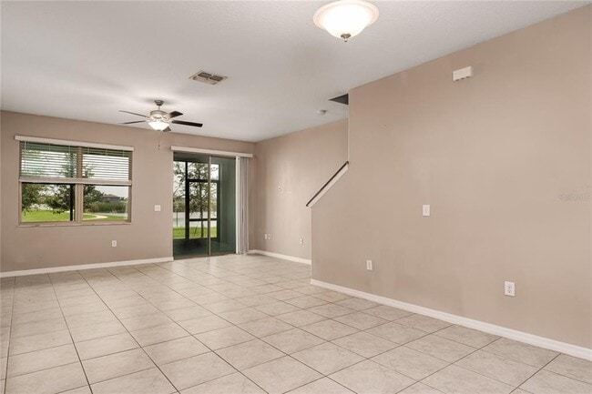 Building Photo - 724 Royal Empress Dr