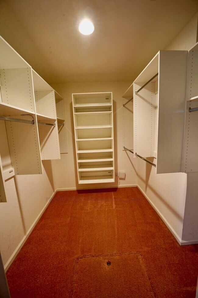 Building Photo - Loma Verde Home with Spacious Backyard, Gr...