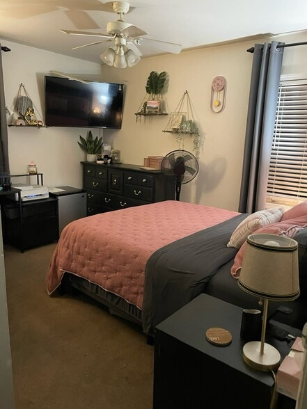 Building Photo - 1101 Lanore Dr