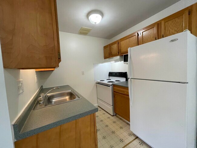 Building Photo - 3961 Brown Ave