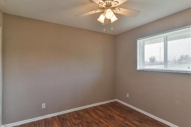 Building Photo - 467 S Holmes Ave