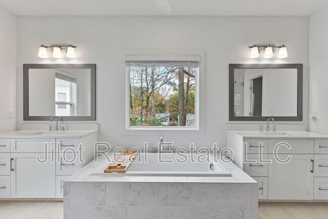 Building Photo - 1416 Silverleaf Trail