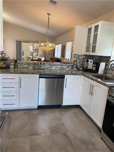 Building Photo - 8615 Jasmine Way