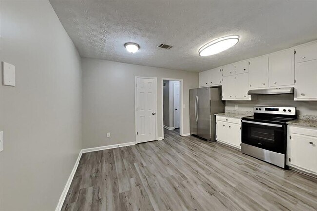 Building Photo - 5051 Sugar Creek Dr