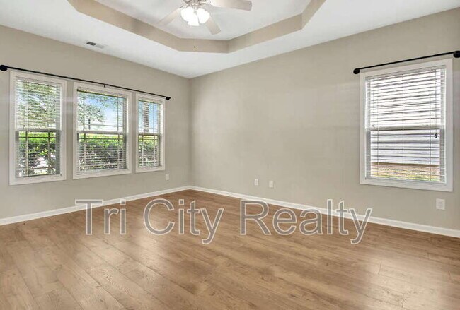 Building Photo - 113 Macalester Dr