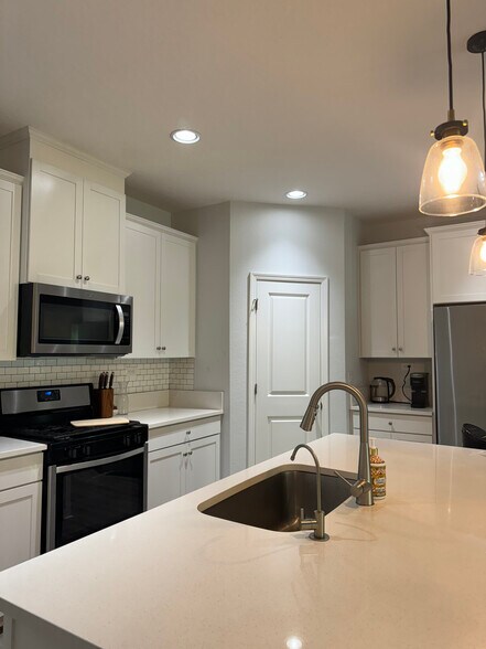 Building Photo - 11160 Minnetta Ct