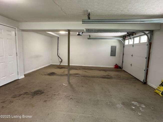 Building Photo - 9218 Axminster Dr