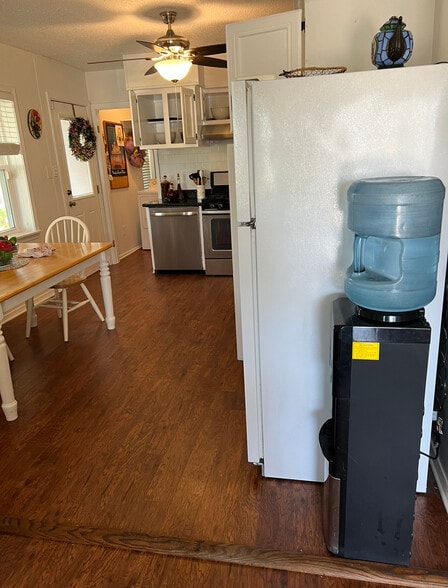 Building Photo - 451 Marion Ave