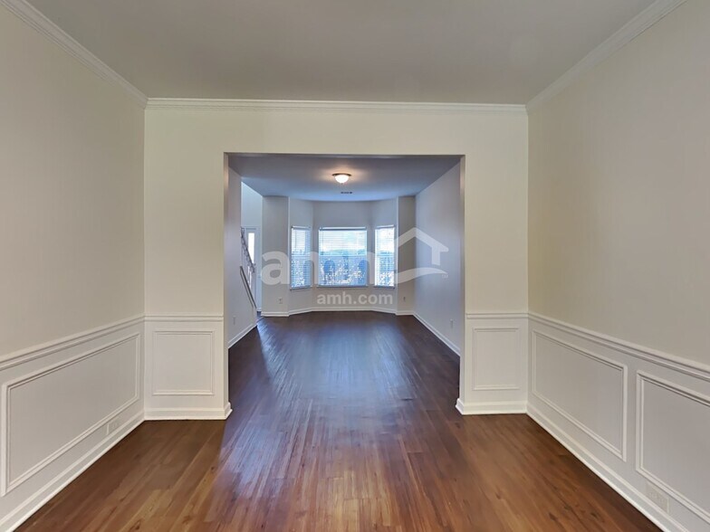 Building Photo - 412 Farmwood Way