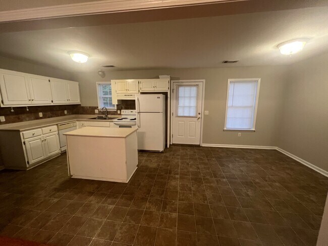 Building Photo - 2204 Gretels Hunt