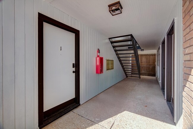 Building Photo - 1915 McDuffie St