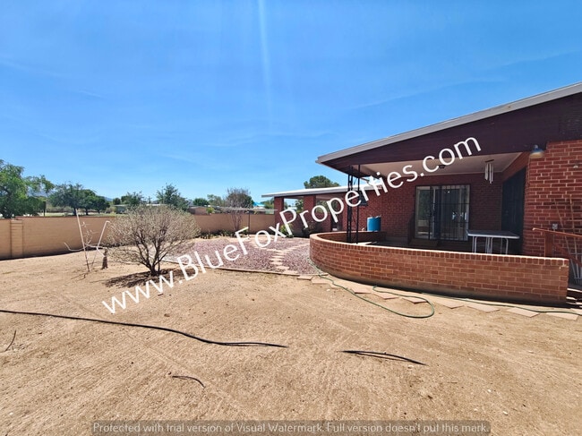 Building Photo - 5755 E 6th St