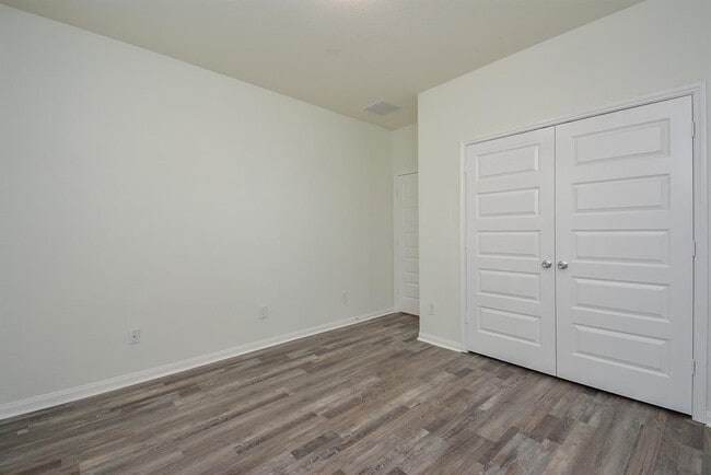 Building Photo - 22211 Weller Oaks Dr