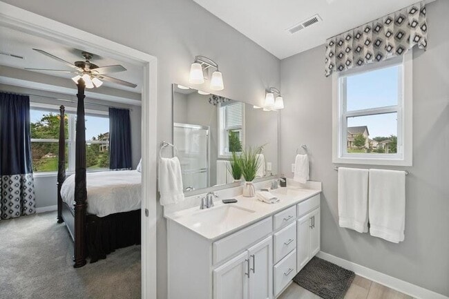 Building Photo - 9337 Bridle Way