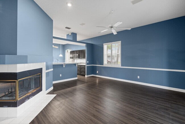Building Photo - 582 Montevina Dr