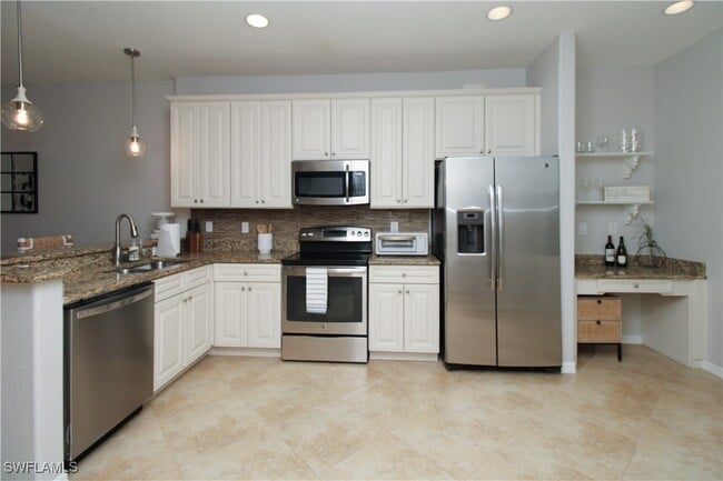 Building Photo - 9025 Alturas St