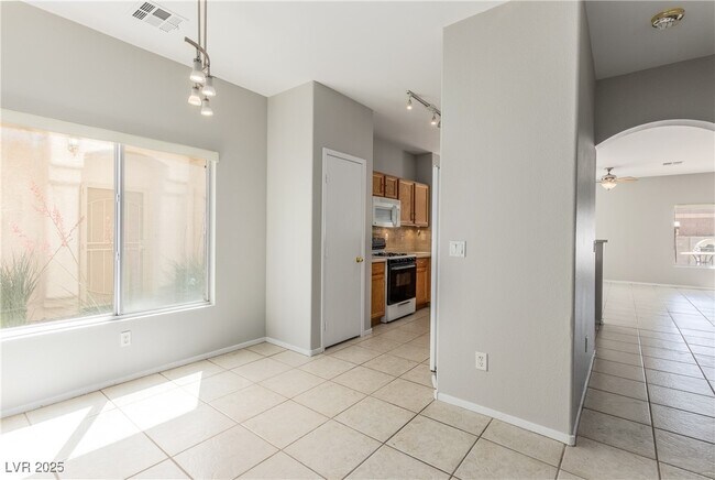 Building Photo - 6409 Stone Dry Ave