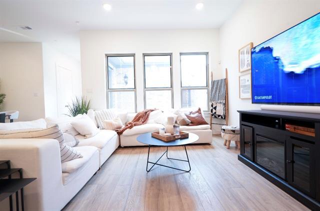 Building Photo - 4533 English Maple Dr