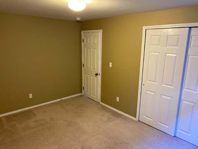 Building Photo - 7047 Wagon Ridge Dr