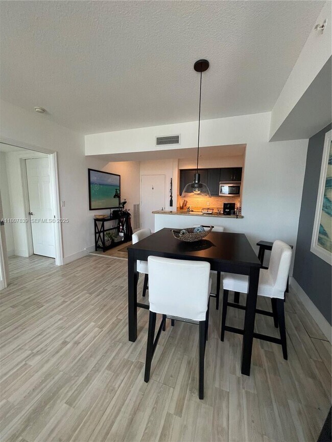 Building Photo - 1755 E Hallandale Beach Blvd