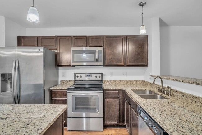Building Photo - Awesome Goodlettsville Townhome in Conveni...