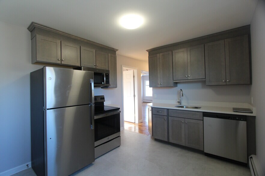 Building Photo - 123 Highland Ave