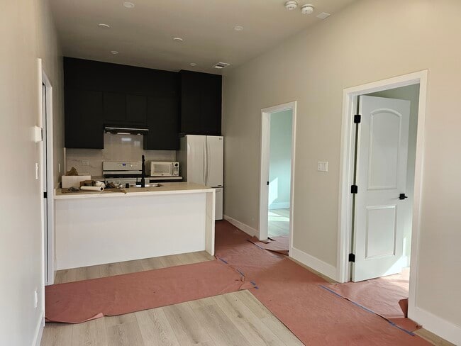 Building Photo - 886 Barri Dr