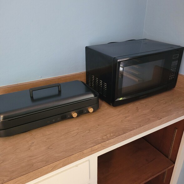 Building Photo - 1726 Crescent Dr