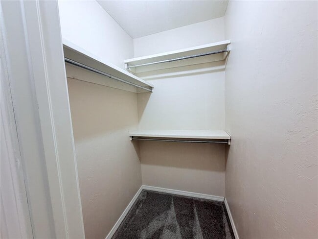 Building Photo - 1224 Capitol Dr