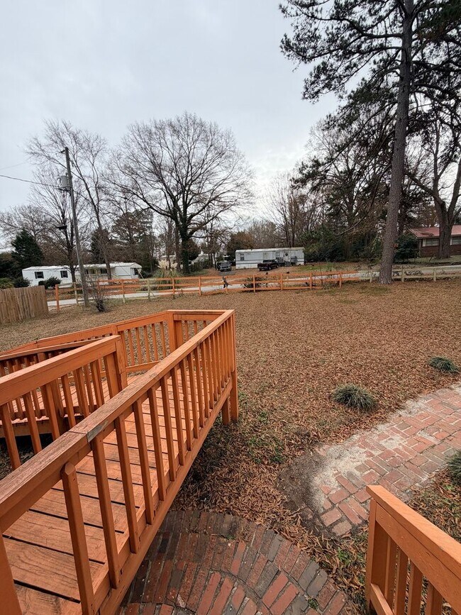 Building Photo - 113 Bream Ave