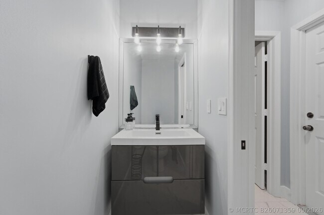 Building Photo - 606 Juniper Pl
