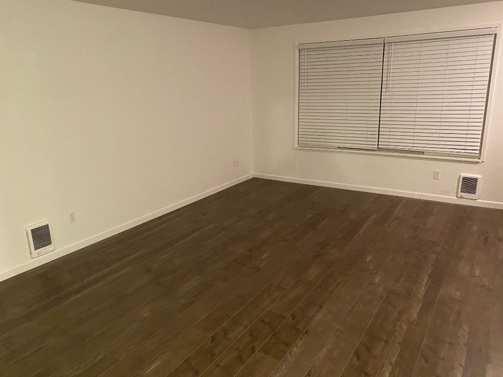 bedroom 1 - 617 SW 3rd Pl