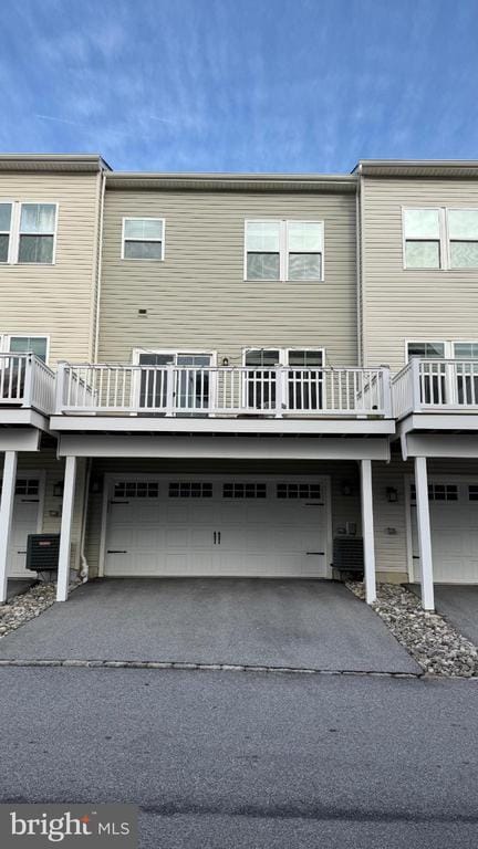 Building Photo - 743 Quarry Hill Rd