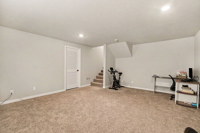 Building Photo - Beautiful Bellevue Home Close to Offutt AFB