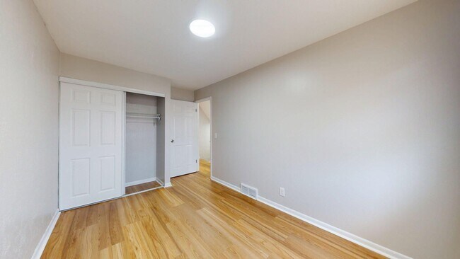 Building Photo - Elyria - fully updated two bedroom townhouse for rent!