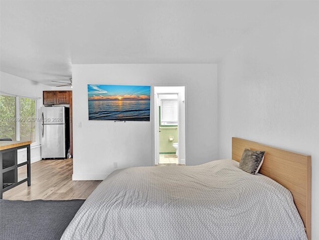 Building Photo - 1313 NE 11th St