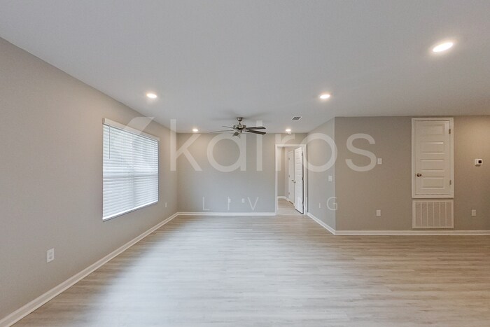 Building Photo - 4706 Malay Cir