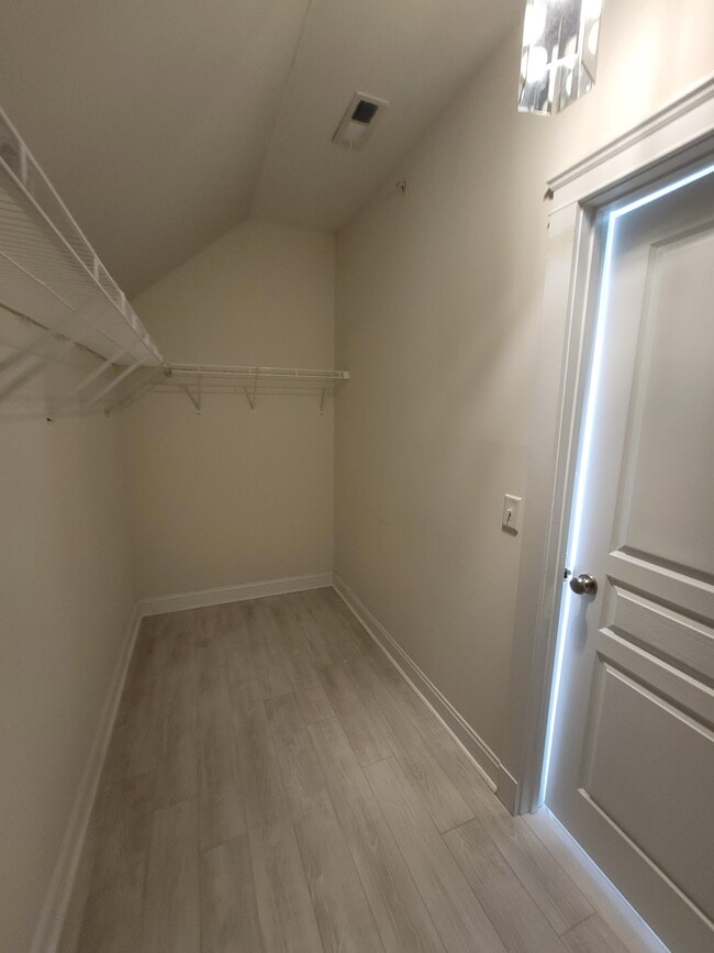 Building Photo - 435 E Freemason St