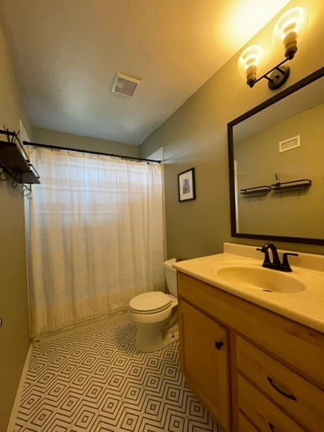 Building Photo - 3 Bed-2 Bath Single Story Home in the desired Windsor Hills neighborhood of La Mesa